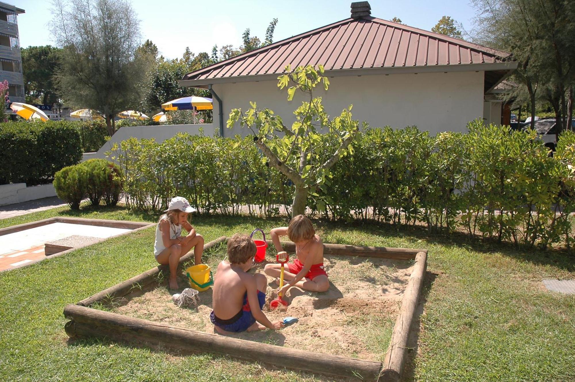 Villaggio Los Nidos Lignano Sabbiadoro Buitenkant foto